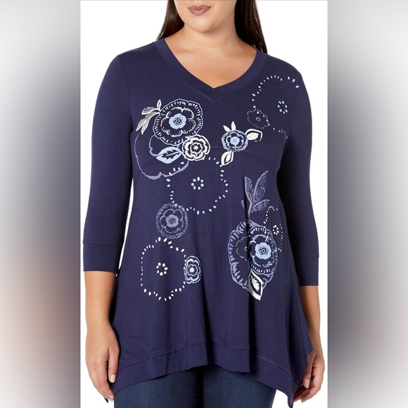 Zim & Zoe Tops - New With Tags, Beautiful Navy Women's Tunic, Size 14, 3/4 Sleeves & V-Neckline